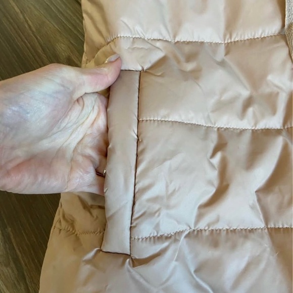 Puffer Vest with Hood / Apricot ( pinkish beige) - Picture 5 of 7